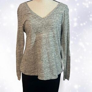 Minimalist Old Navy Grey Long Sleeve V-Neck Top